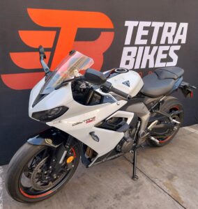 TRIUMPH DAYTONA 660